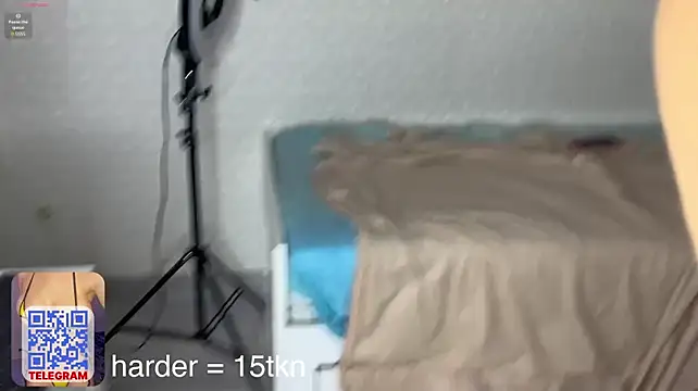 cream_fucks webcam
