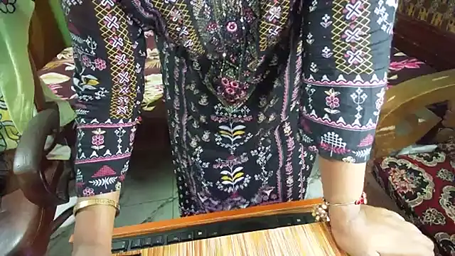 BengaliQueenStar live cam preview