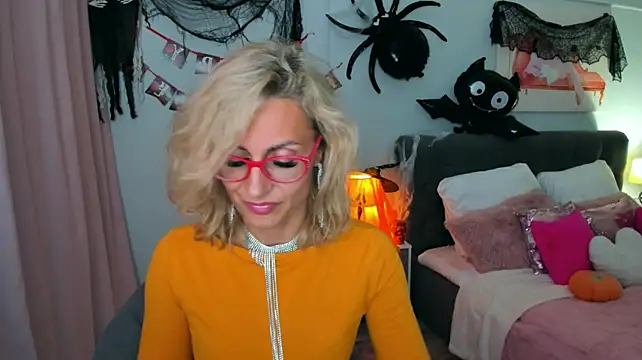 MuseOfStage live cam on StripChat