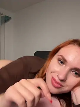Live webcam show with ChiaraVelvet - Interactive Lovense toys available