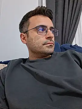 HugeTurkishCock live cam preview