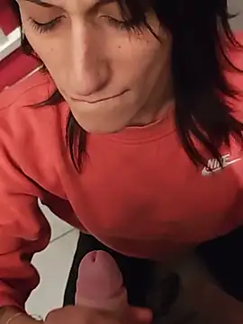 Hotmami93 live cam on StripChat