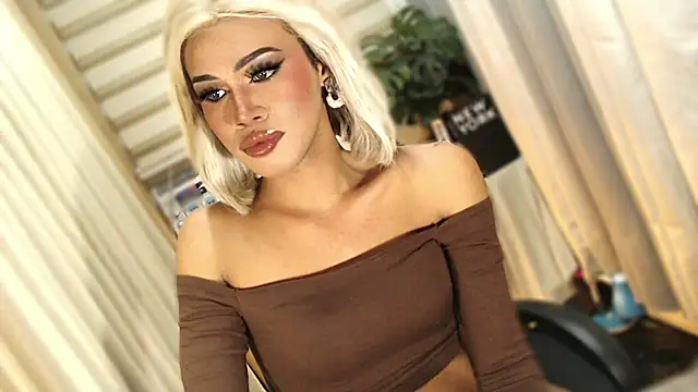 Winnie_Harllow live cam preview