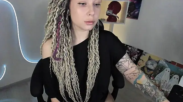 HoneySallyMoore live cam on StripChat