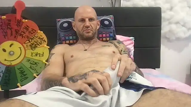 brianomally live cam preview