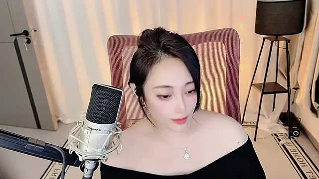 Daisy-77 live cam preview