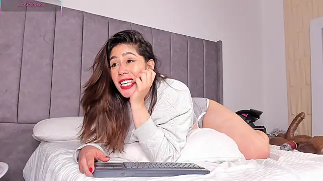 Mara_Torres1 live cam preview