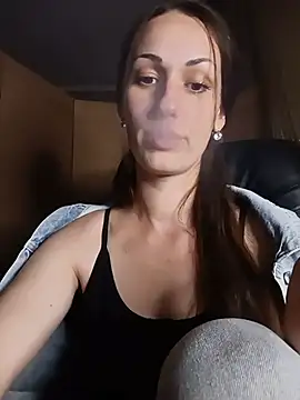 LunaCrystall live cam preview