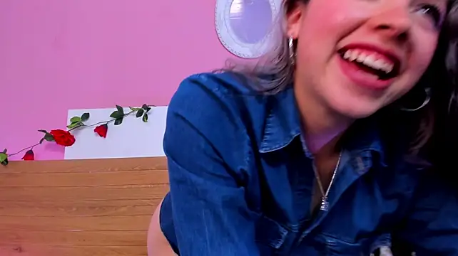 AshleyBenoitt live cam preview