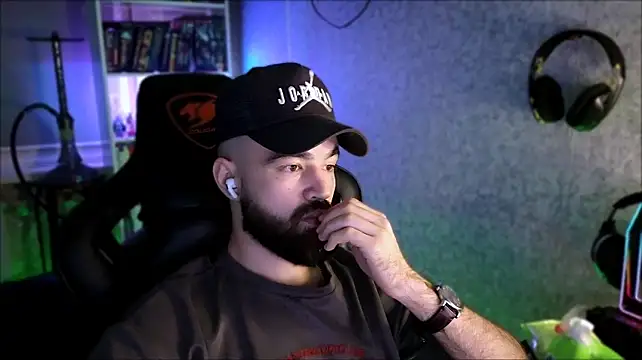 _Serious_Man live cam preview