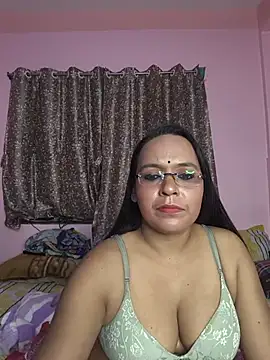 naughtymia06 live cam preview