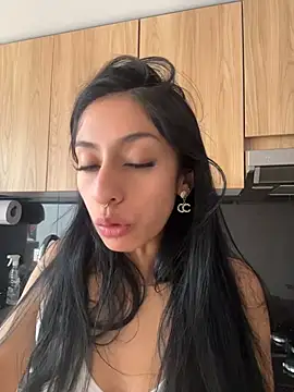 Lucyjoi webcam