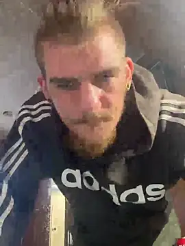 BabyGiraffe25 live cam on StripChat