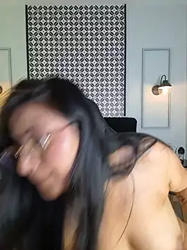 Amber_gold_ live cam preview