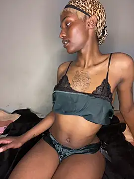 Trans_fairy live cam on StripChat