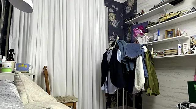 MiliBella live cam on StripChat