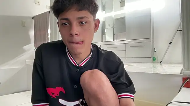 Andy_Belier23 live cam on StripChat