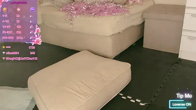 Milky_flexy_cat webcam