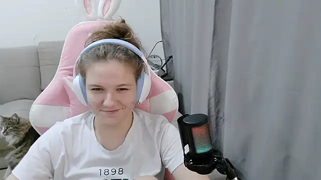 HelenMo0n live cam preview