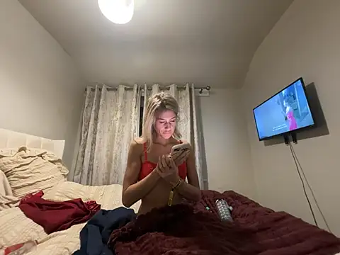 roxyrosexo live cam on StripChat