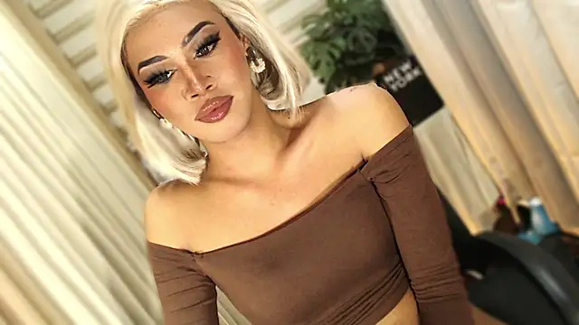 Winnie_Harllow