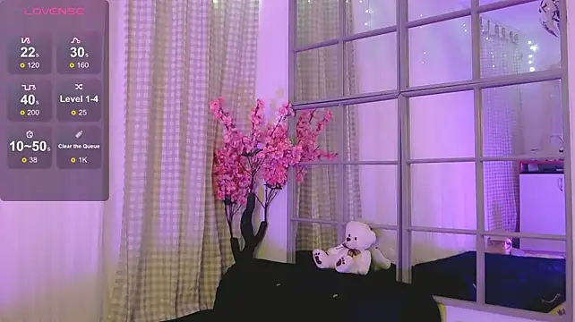 SarahRaynex live cam on StripChat