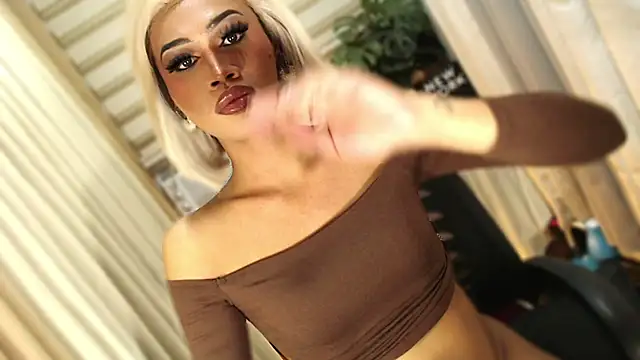 Winnie_Harllow