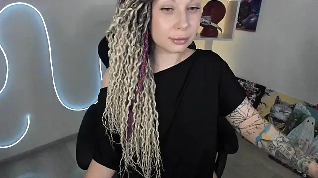 HoneySallyMoore live cam on StripChat