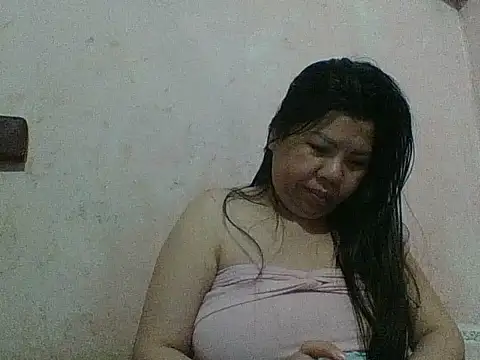 MiaSexxyyy live cam on StripChat