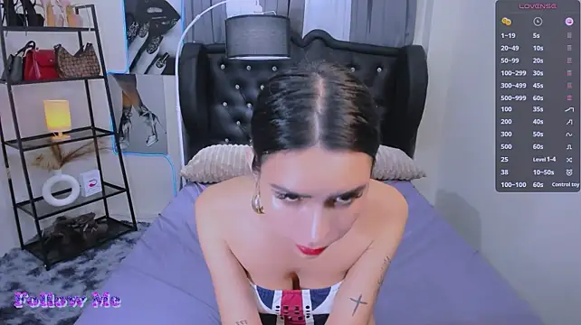 Claudia_empress live cam on StripChat