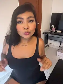 ItsEla live cam preview