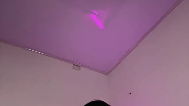 Sweet_hot_mia live cam preview