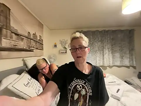 Curvy-Jinx live cam preview