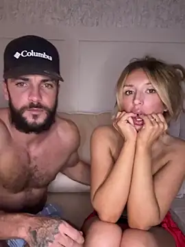 Hisnaughtylilthing live cam preview