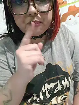 Latina_Curvy2