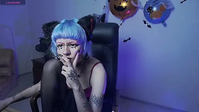 RoxyCatLove live cam preview