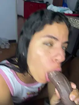 LIllyGreenEyes live cam on StripChat
