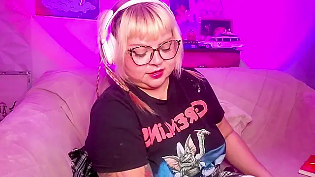 Satyn_doll