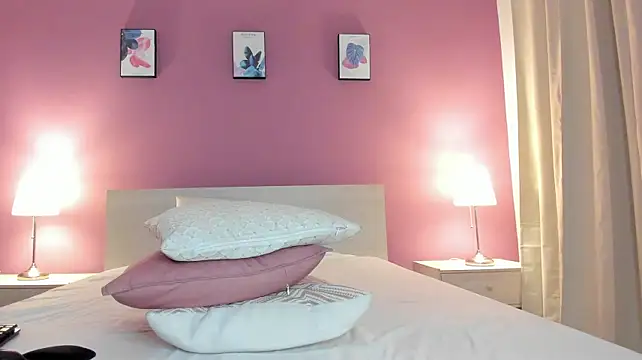 KilyeKorss live cam on StripChat