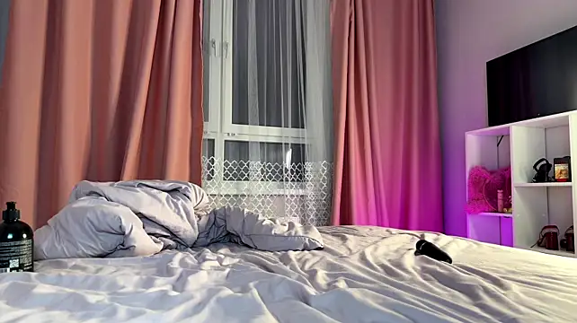 LunaHuurt live cam on StripChat
