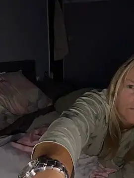 Blondnboujee53