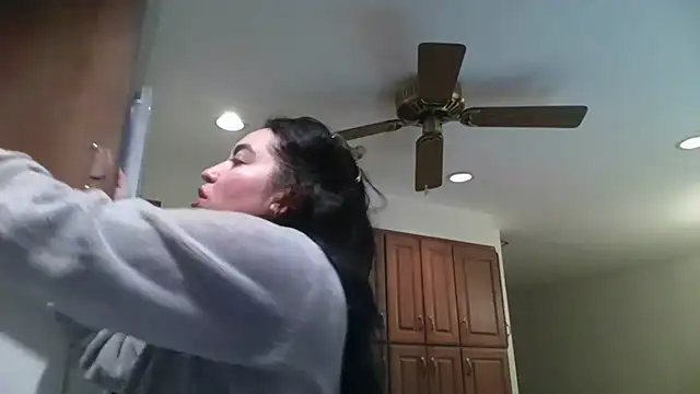 WetFlower69 live cam preview