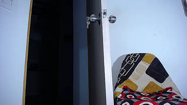 damn_fox live cam preview