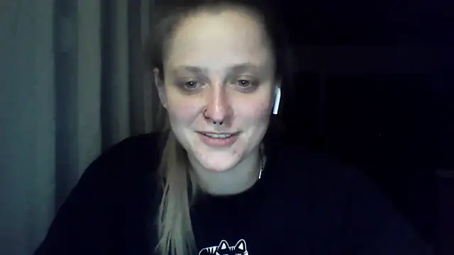 LeaWetGirl webcam