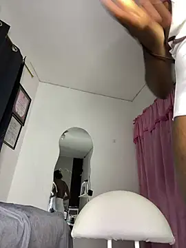 karly_titis
