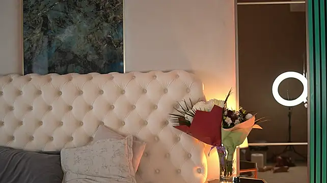 BellaNoirre live cam preview