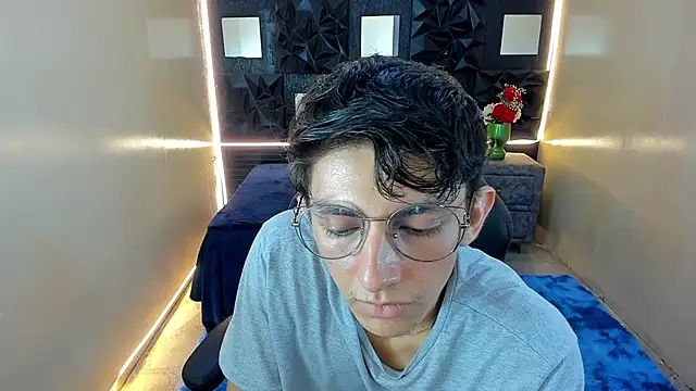 ElanGiraldo on Stripchat