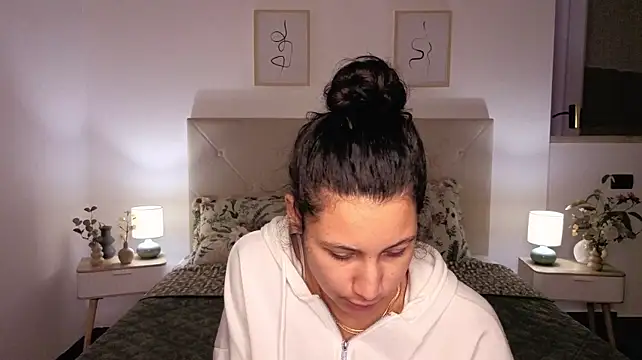 Anfisa_001 live cam on StripChat