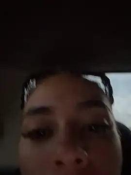 pretty_pettite live cam preview