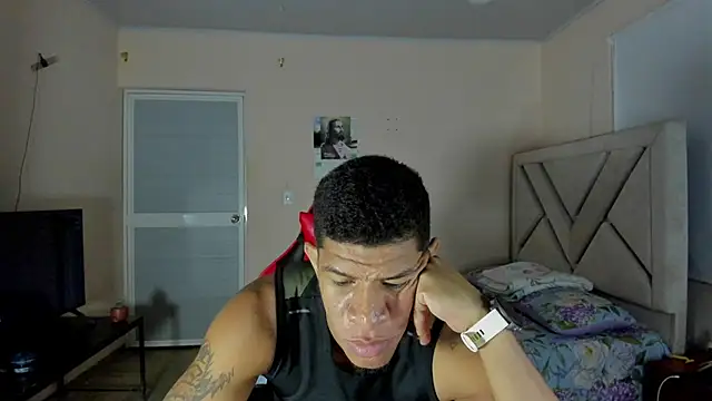 Felipe-ReyesF4 live cam preview